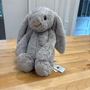 AUTHENTIC‼️ NWT Jellycat Bashful Gray Bunny Medium 11” with pink nose